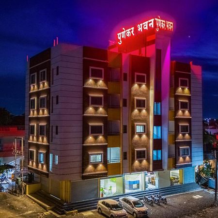 Punekar Bhavan Akalkot ภายนอก รูปภาพ