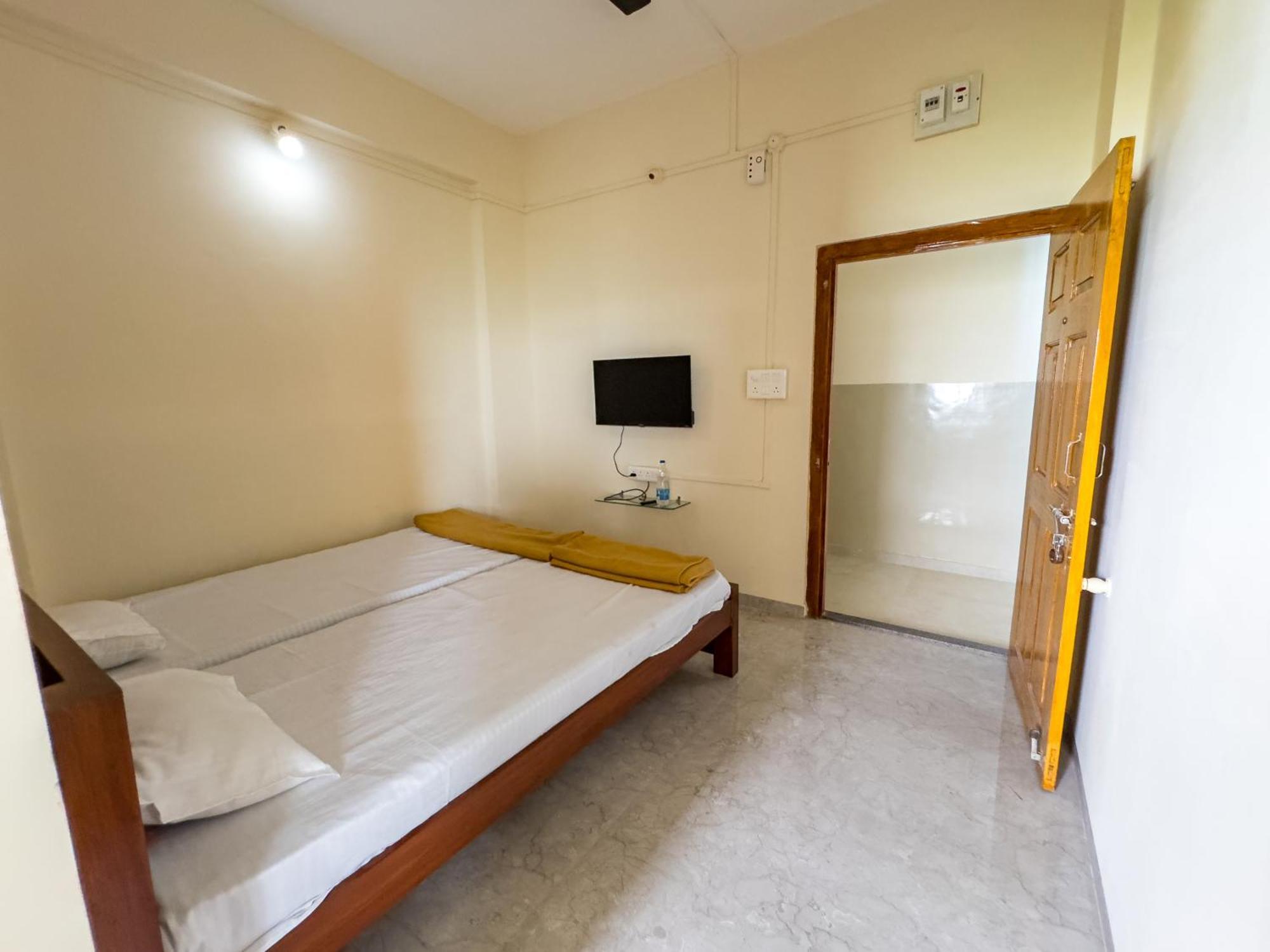 Punekar Bhavan Akalkot ห้อง รูปภาพ